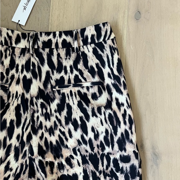 BNWT Nasty Gal Cheetah Print Capris - Picture 6 of 6
